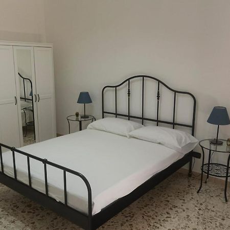Alvarez De Toledo Bed and Breakfast Napoli Esterno foto