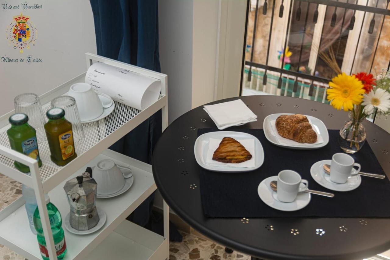 Alvarez De Toledo Bed and Breakfast Napoli Esterno foto