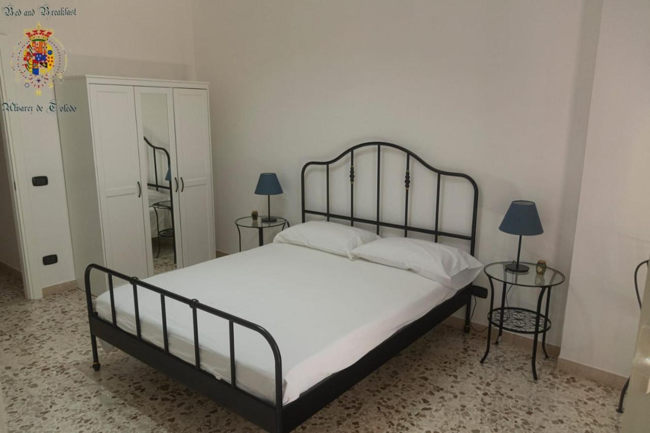 Alvarez De Toledo Bed and Breakfast Napoli Esterno foto