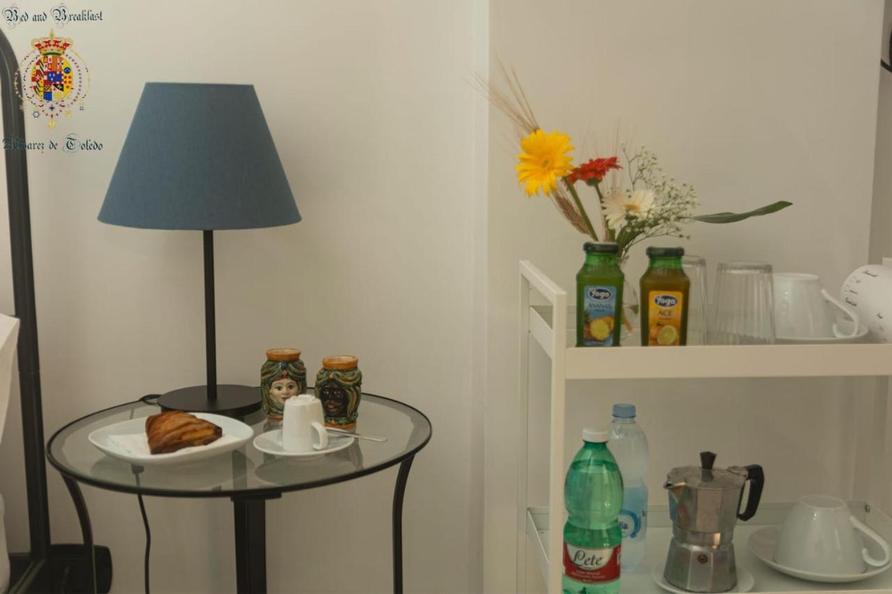 Alvarez De Toledo Bed and Breakfast Napoli Esterno foto