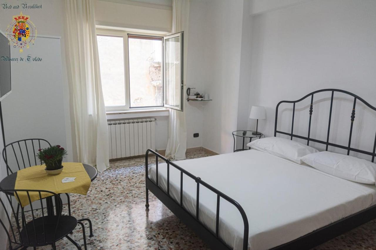 Alvarez De Toledo Bed and Breakfast Napoli Esterno foto