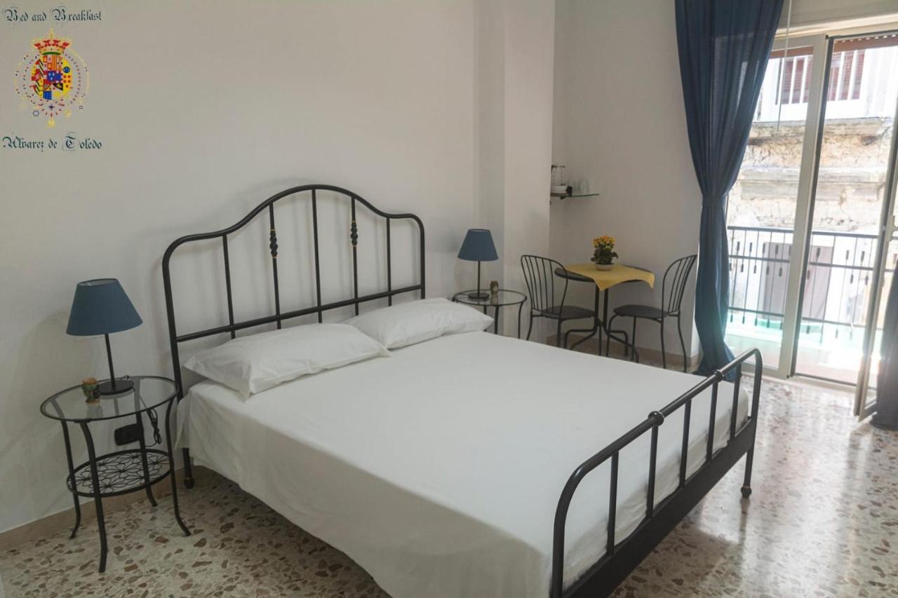 Alvarez De Toledo Bed and Breakfast Napoli Esterno foto